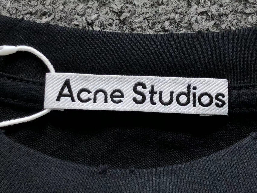 AcneStdios Longsleeve Female