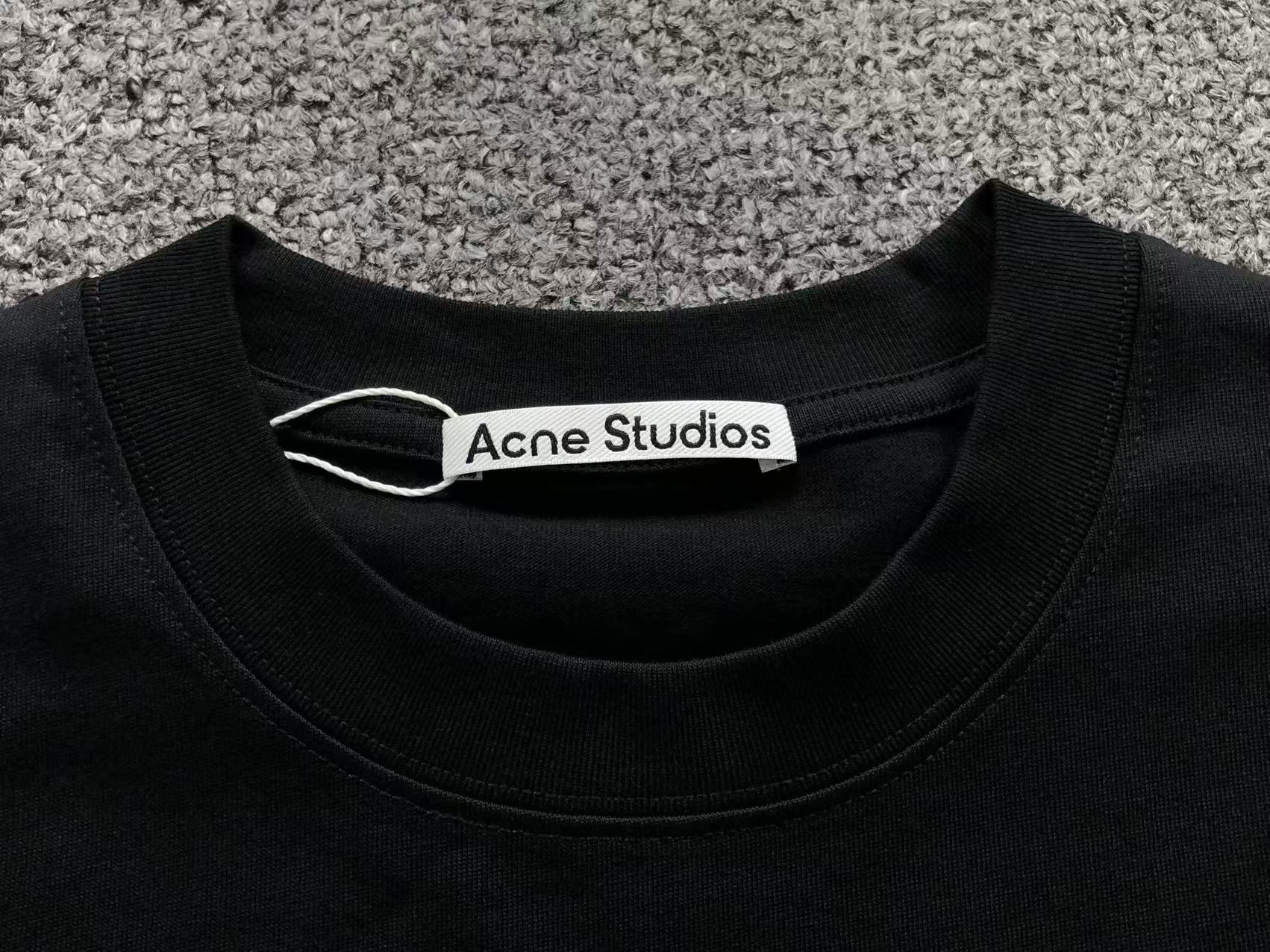 AcneStdios Tshirt